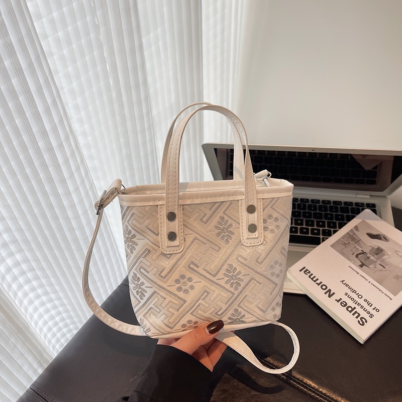 2025 Casual Trendy Women's One-Shoulder Crossbody Bucket Bag Autumn New Elegant Minimalist Fashion - Image 2