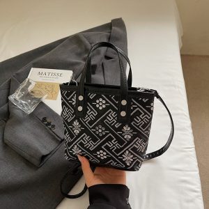 2025 Casual Trendy Women's One-Shoulder Crossbody Bucket Bag Autumn New Elegant Minimalist Fashion