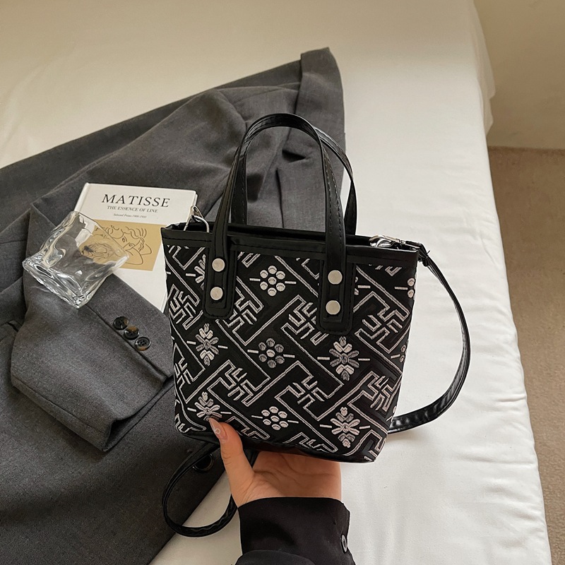 2025 Casual Trendy Women's One-Shoulder Crossbody Bucket Bag Autumn New Elegant Minimalist Fashion