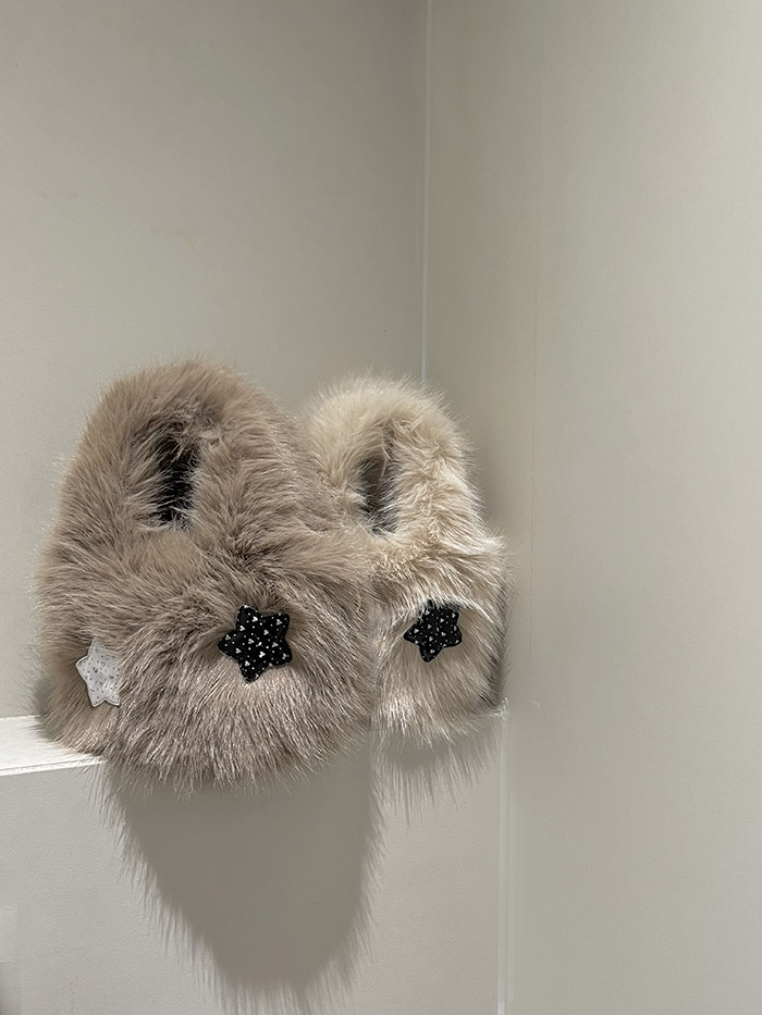 Winter Fuzzy Star Handheld Bucket Bag - Image 2